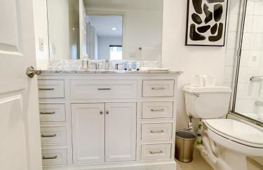 *WEHO/Beverly Hills* Luxury 2BD/2.5BA + Balconies - Photo 38