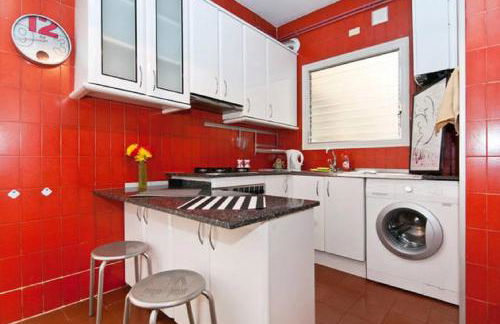 Camp Nou Apartment WiFi - Photo 7