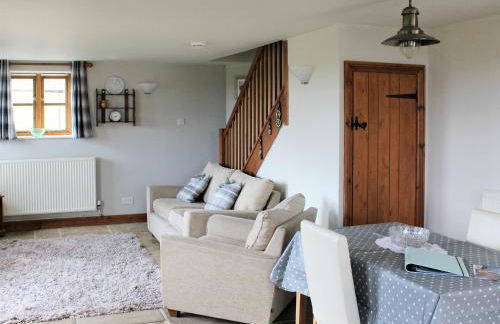 Dusty's Stable - E4751 - Photo 3