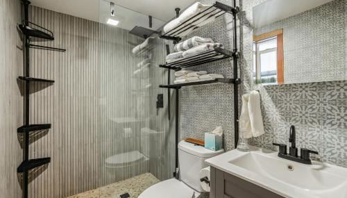 Your Lazy Bear Destination - You're Right In The Thick Of It! Book It Now, Reach Out With Questions! - Foto 3, towels, Shower