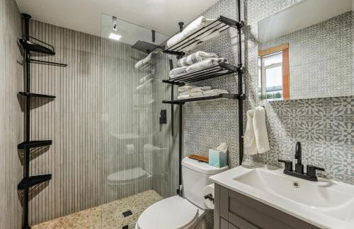 Your Lazy Bear Destination - You're Right In The Thick Of It! Book It Now, Reach Out With Questions! - Foto 3