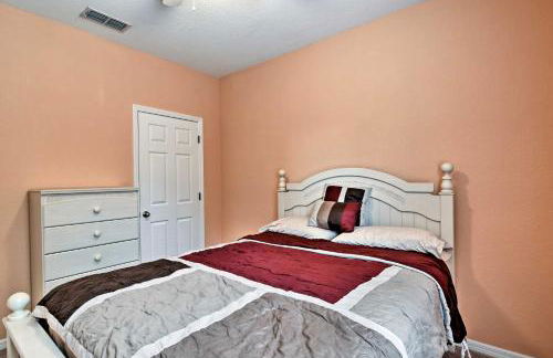 Pet-Friendly Gem with Yard and Pool Access in Sebring - Foto 17