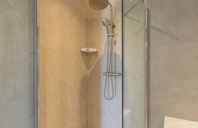 Nice Countryside Home With Garden - Photo 14