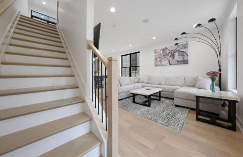 Jungle House Luxury Homes - Columbus Downtown Short North - Near Convention Center & Nationwide Arena - Sleeps up to 15 - Free Parking - Over 5,800 Five Stars - Foto 6