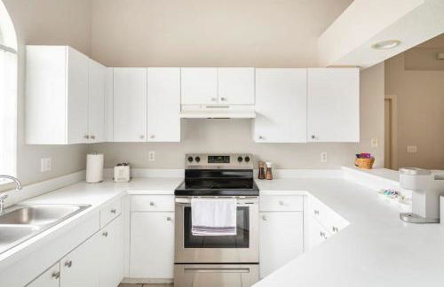 Quiet Getaway to Tampa & Orlando - Photo 1