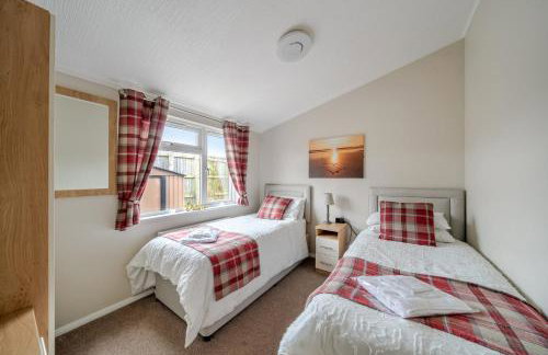 2 Bed Cabin - Sleeps 4 - Pets - 5 min to Beach - Foto 11