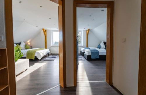 Moderne Doppelhaushälfte mit Garten & Terrasse I Free Wifi I Free Parking - Foto 6