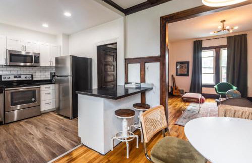 Luxe Mid-Century Styled Historic Townhouse #1 - Foto 33