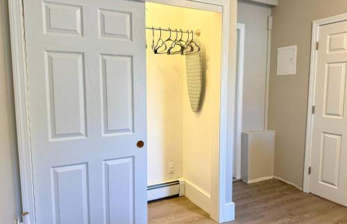 New Remodel | Mins to DHMC & Hanover | Explore NH - Foto 27