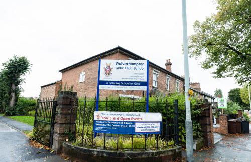 Luxury Modern Flat In Wolverhampton- Garden Views - Photo 13