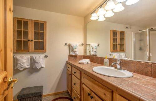 Ultimate Lakeview Lodge and ON THE LAKE! with a Hot-Tub! - Foto 52