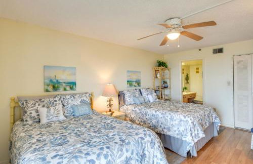 Walk to Madeira Beach Coastal Condo with Balcony - Photo 11