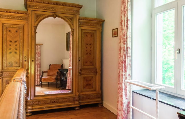 Mansion in Beauplateau Near Forest - Photo 7