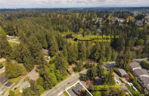 Spacious Main Street Retreat for families and large groups - Photo 30