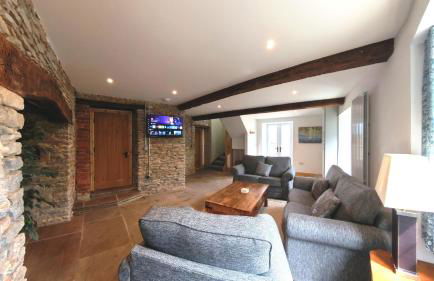 Flexible Accommodation - Newly renovated characterful cottage - Photo 10