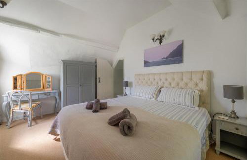 Putsborough Manor 3 Self Catering Cottages with Beach a short walk, dog friendly all year, On site Tennis, Play Area, Paddock, Spa baths, BBQ, Private Gardens, Superfast WIFI - Photo 57