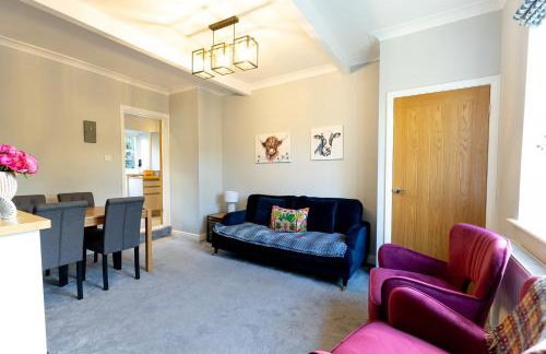 LITTLE RED HOLIDAY HOME - 2 Bed House with Free Parking within West Yorkshire, local access to the Peak District - Foto 22