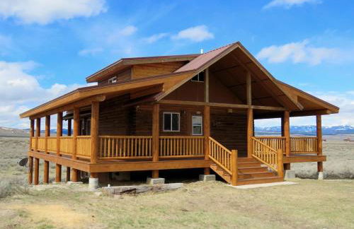 Scenic Vacation Cabin with 360° Mountain Views near Yellowstone National Park in Madison River Valley, Montana - Foto 9