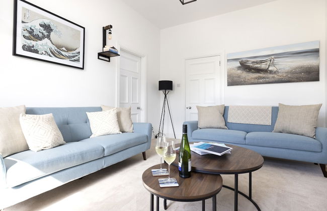 JOIVY Aurora House - 4 Bed With Hot Tub And Sea View - Foto 26