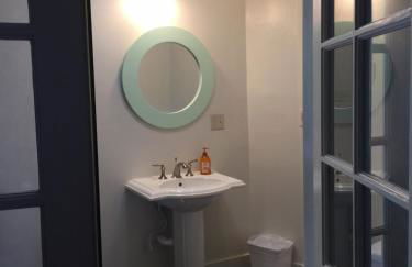 Ruth House Original Craftsman PETS, walk to State st. - Photo 32