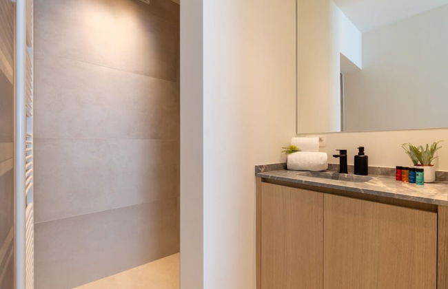 Stunning Apartment on top Location With Parking - Foto 24