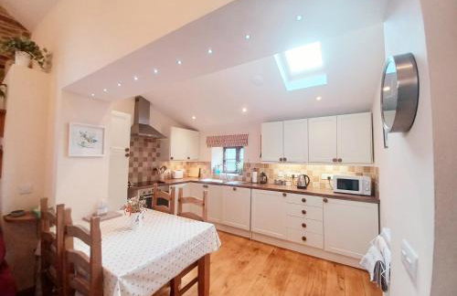 River Cottage@Cwm Mill - Riverside Family Holidays in the Black Mountains - Photo 17