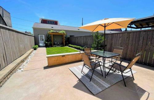 Family-Friendly 4BR Retreat Sleeps 12, Private Yard, Garage, Close to Stadiums, Casino & Downtown - Foto 5