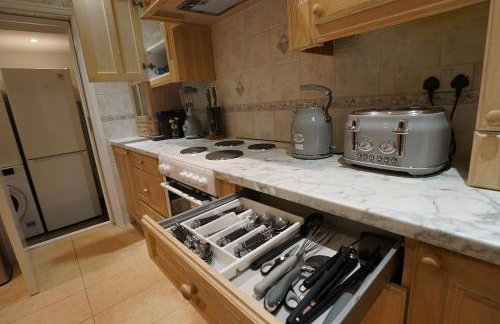 Premium 3BR House - Loughton - by Rent Squared LTD - Foto 13