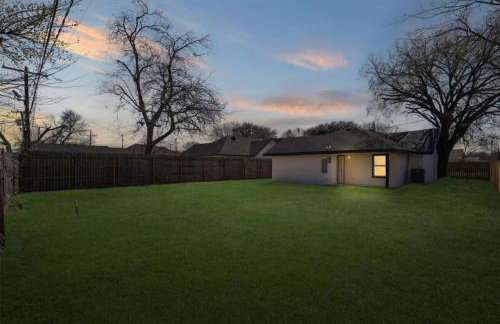 Spacious 3 bedroom 2 bath home in Downtown - Foto 29