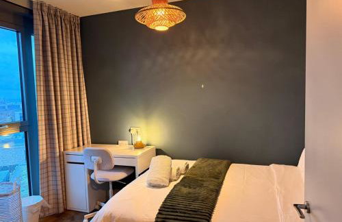 Luxury Private Room with Living Area Wembley Stadium View - Photo 6