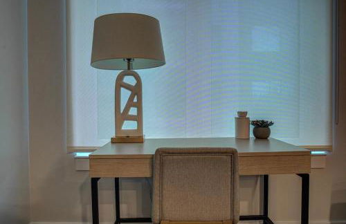 Landing at Hagert and York 1 Bedroom in East Kensington - Foto 8