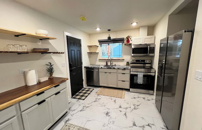 Dollhouse Downtown - Photo 24