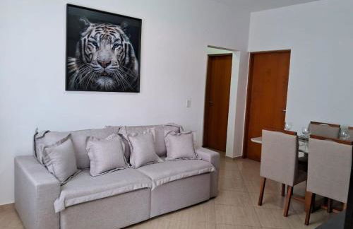 Lindo apto de 2 quartos e 1 banheiro c/ garagem - Foto 1