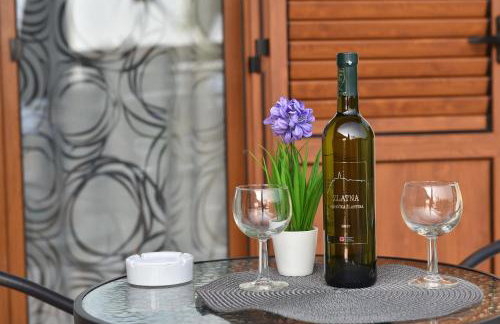 Villa Muskatel KRK -with heated covered pool - Photo 57