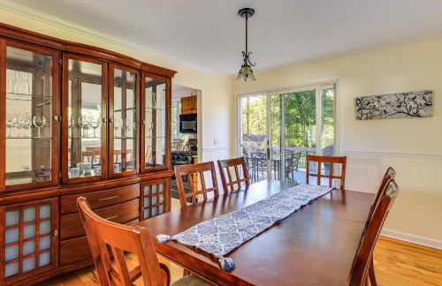 Spacious Fanwood Home with Decks, Walk to Park! - Foto 2