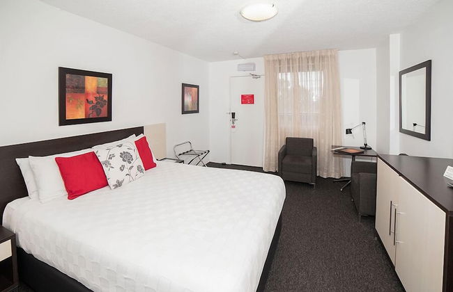 Apartments by Townhouse - Photo 3