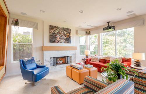 Luxe Family Villa ,116 inch Theater, Yard , Near Beaches - Photo 9