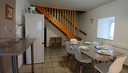 Maison ancienne rénovée avec terrasses, jusqu'à 6 personnes, La Gaubretière - FR-1-426-154 - Foto 4