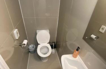 The Green Light House Studio 24 - Free Private Parking - Foto 21