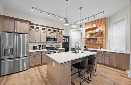 Games,BBQ, Netflix plus FREE Parking Near Bakery Square - Foto 28