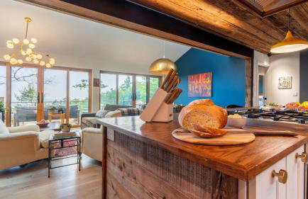 Modern Catskills Escape w Open Living Steam Shower Hot Tub w Mountain Views Minutes from Woodstock Trails Suncliff Vista - Foto 14