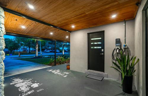 Bali Inspired home with Heated Pool, Sauna and Hot Tub! Close to Beach and Atlantic Ave - Photo 48