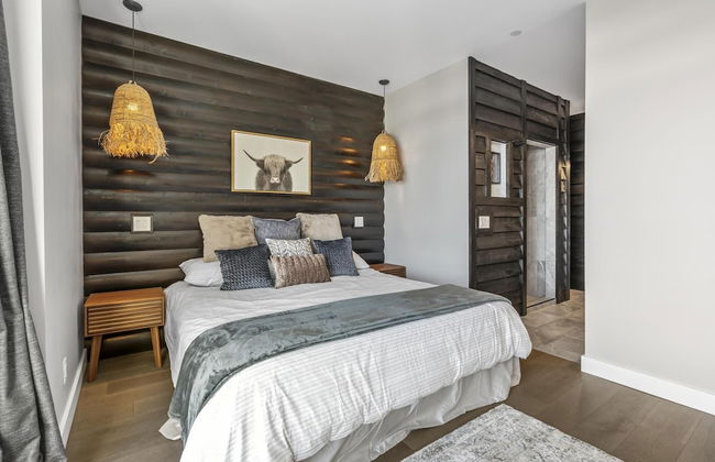 Chalet Monashee-brand New High End W/amazing Views - Photo 2