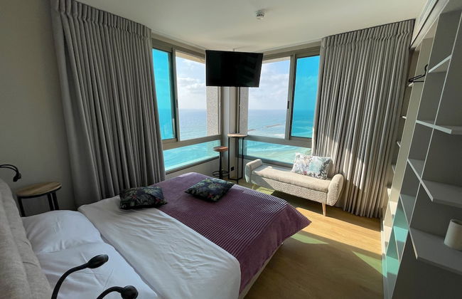 Panoramic Sea View Luxury Suite - Photo 4
