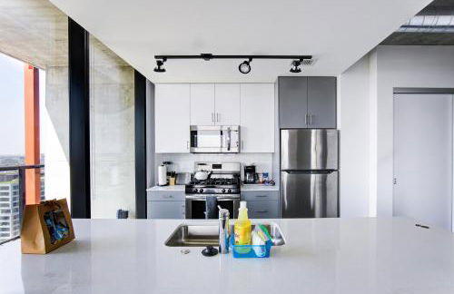 2BR Designer Loft Modern Luxe in City Center - Foto 18