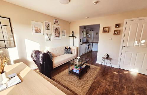 Modern 5 Bedroom Townhouse with Free Parking - Foto 17