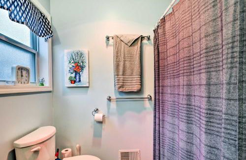 Waterfront Gladwin Home with Deck and Fire Pit! - Foto 16