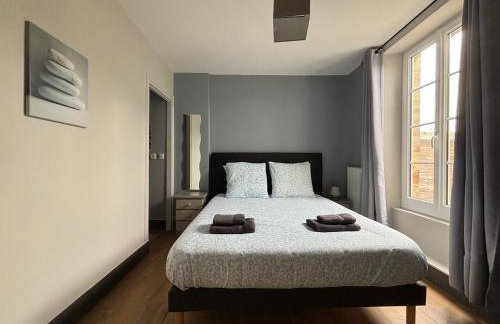 Embruns maison spacieuse rénovée 5 ch 3 sdb 2 WC belle terrasse aménagée barbecue à 250 m de la plage en plein centre d' Arromanches au coeur des plages du débarquement, proximité de Bayeux - Foto 40