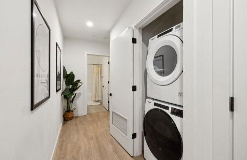 Skyline Nights in Downtown Nashville Walk to Broadway with Pool and Gym - Foto 38