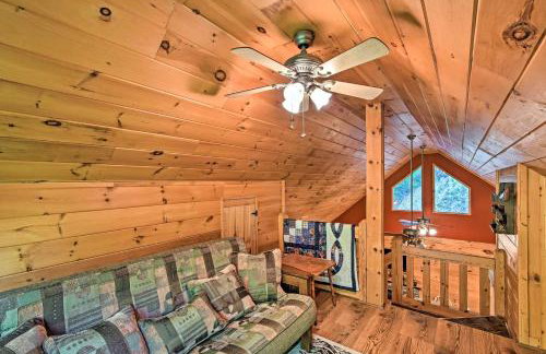 Rustic Andrews Cabin Rental with Deck and Fire Pit! - Foto 13